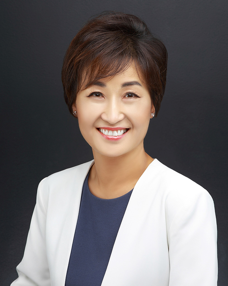ANNA KIM