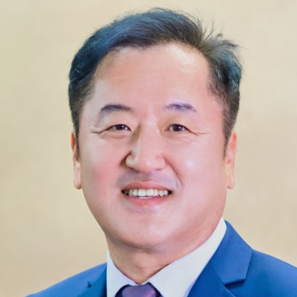 CHRISTOPHER KIM